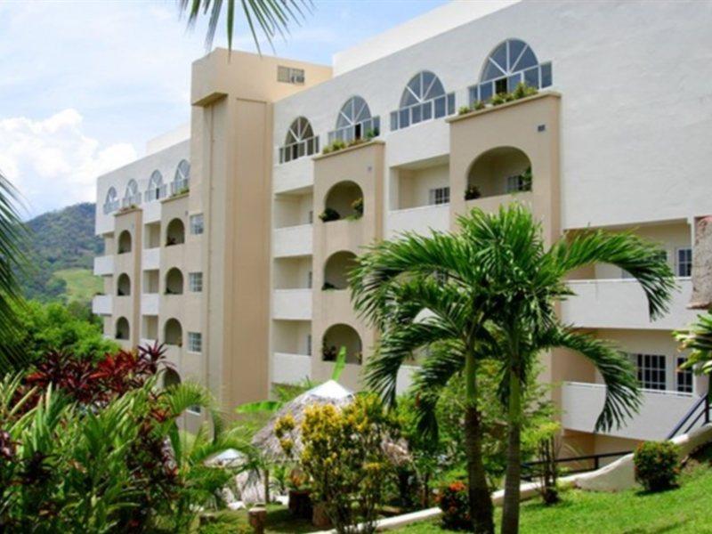 Hotel Las Cumbres & Water Park