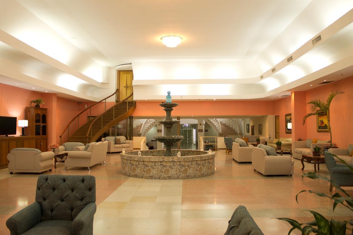 Hotel Las Cumbres & Water Park 4*