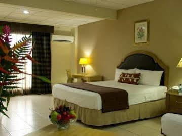 Las Cumbres & Water Park 4*