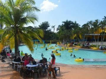 Las Cumbres & Water Park Hotel